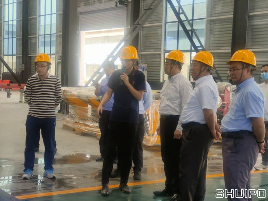 山東省科學(xué)院激光研究所所長賈中青、山東省機(jī)械設(shè)計(jì)研究院院長林江海帶領(lǐng)激光、高端裝備領(lǐng)域?qū)＜乙恍?人到水泊焊割實(shí)地調(diào)研2